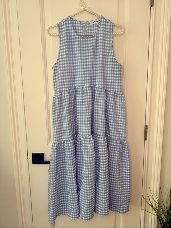 En Saison Dresses & Skirts - En Saison Light Blue Gingham Tiered Dress Women’s size medium
